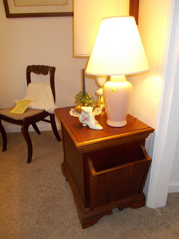 Lamp and table for sale